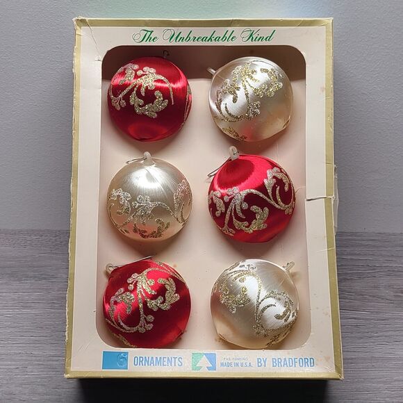 Vintage Unbreakable Kind Ornaments By Bradford Round Red White Glitter Box Of 6 - Picture 2 of 4